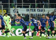 bob体育官方入口-巴塞罗那力克对手，欧冠决赛惊心动魄(巴塞罗那对利物浦欧冠)